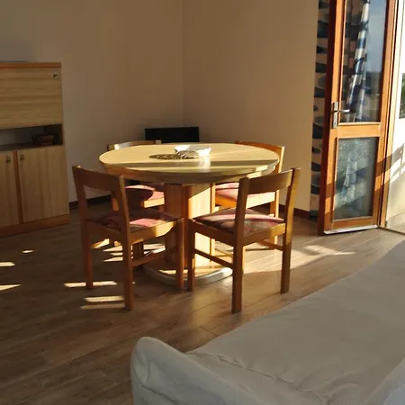Apartment 3758929 *